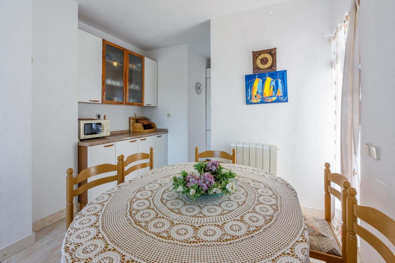 Apartment Eni Selce Buitenkant foto