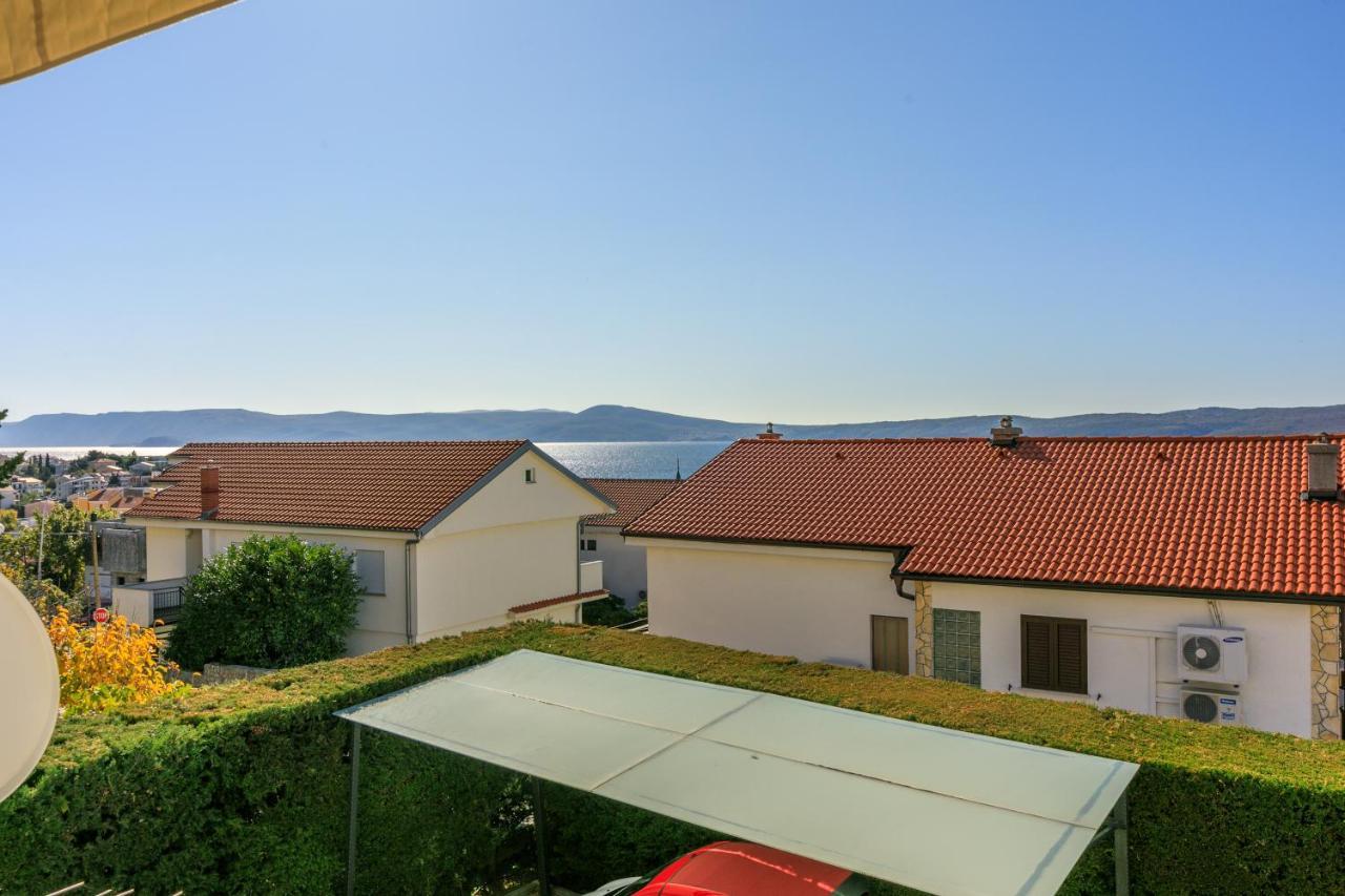 Apartment Eni Selce Buitenkant foto