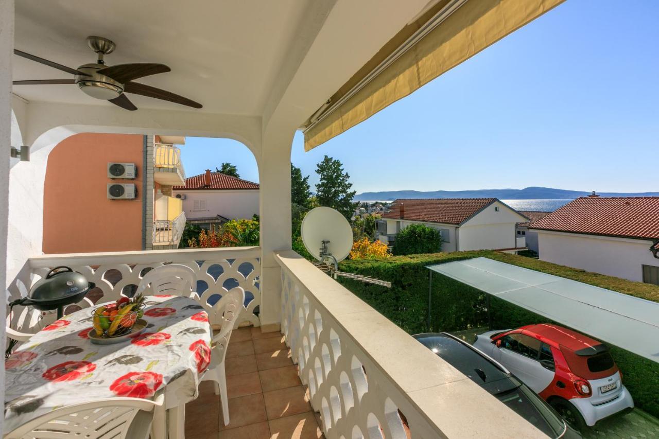 Apartment Eni Selce Buitenkant foto