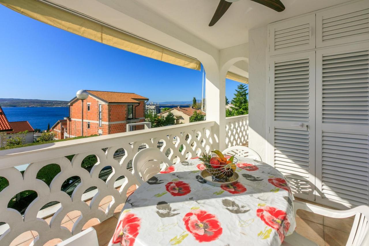Apartment Eni Selce Buitenkant foto