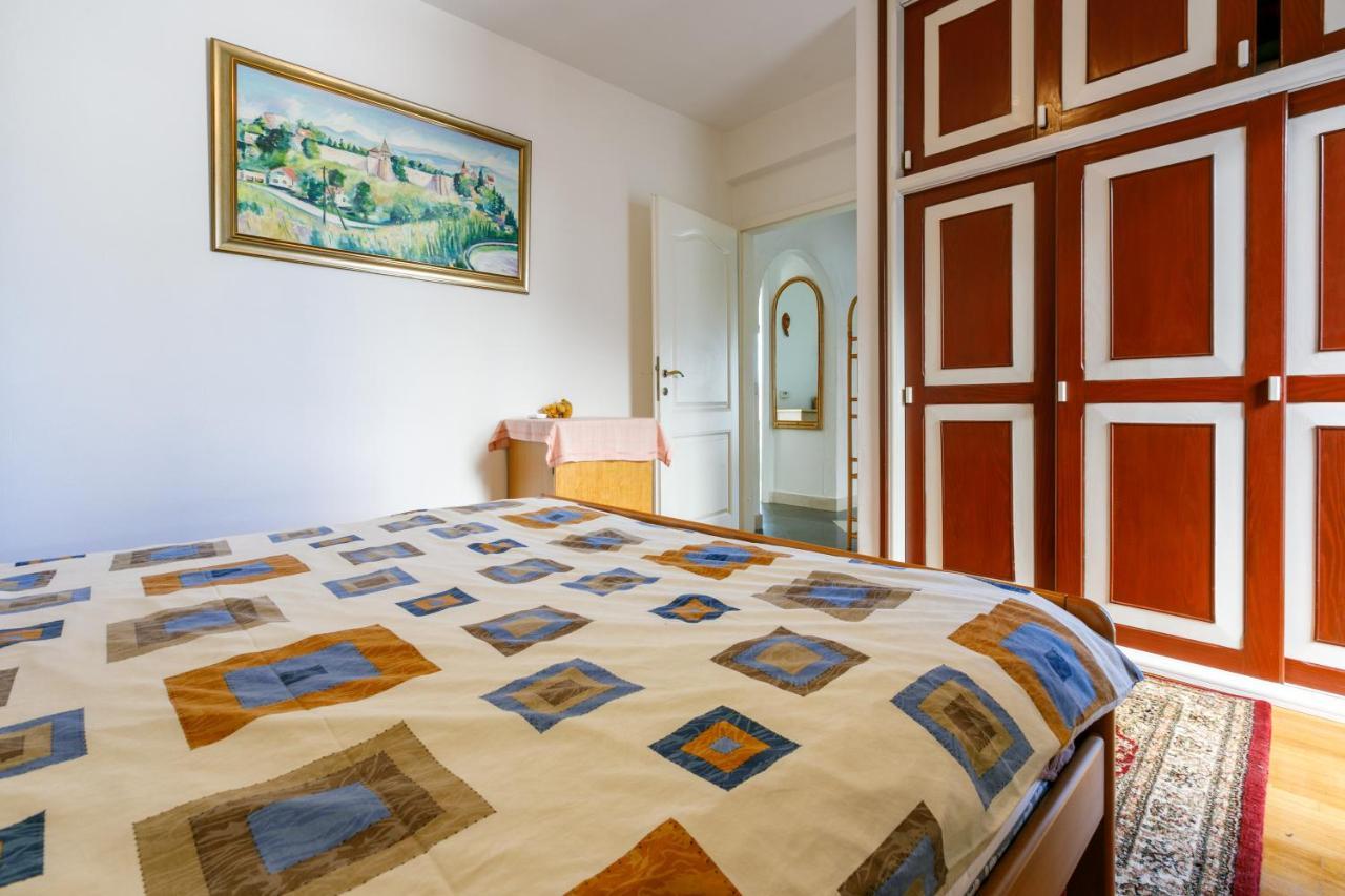 Apartment Eni Selce Buitenkant foto