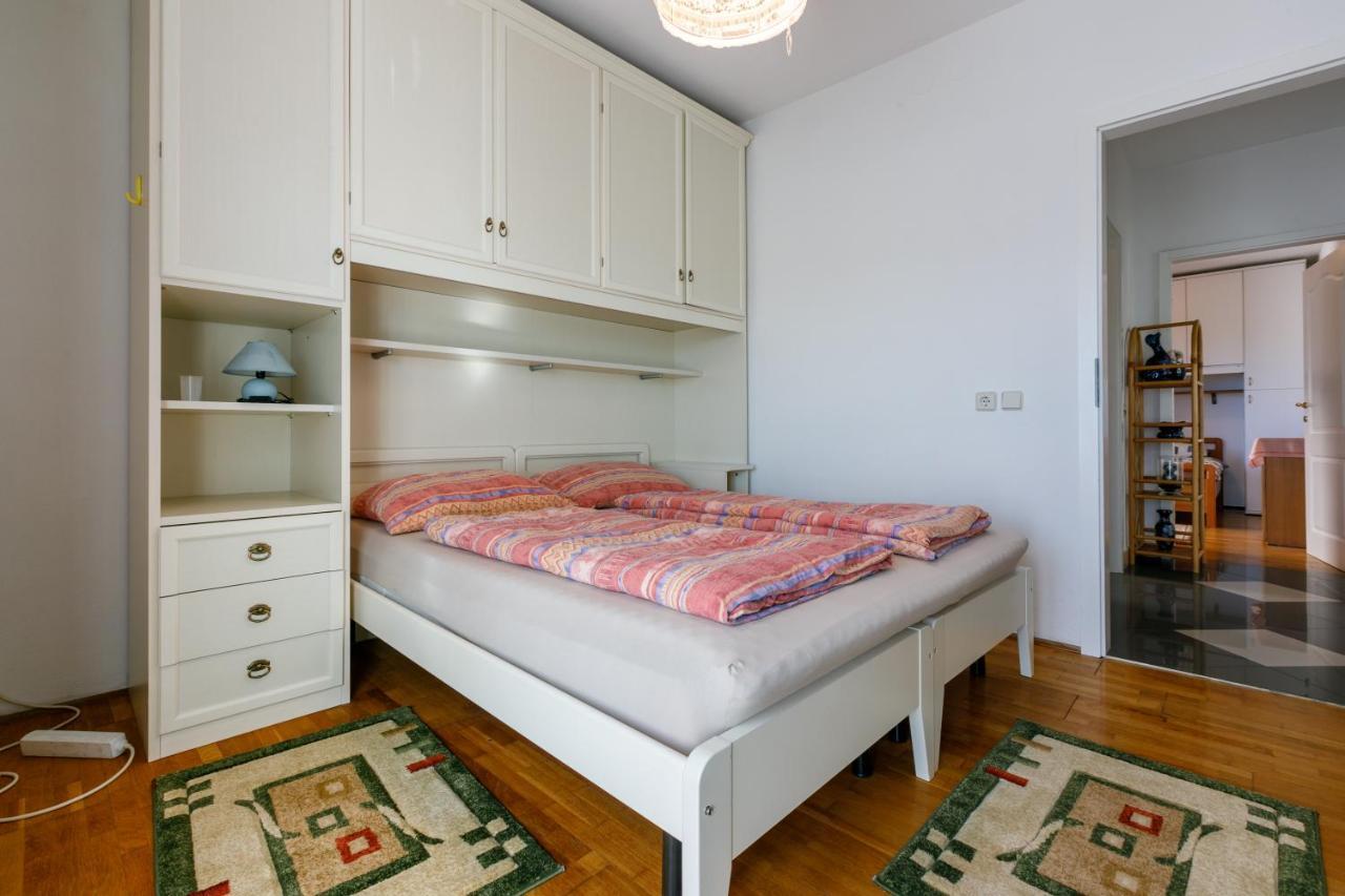 Apartment Eni Selce Buitenkant foto