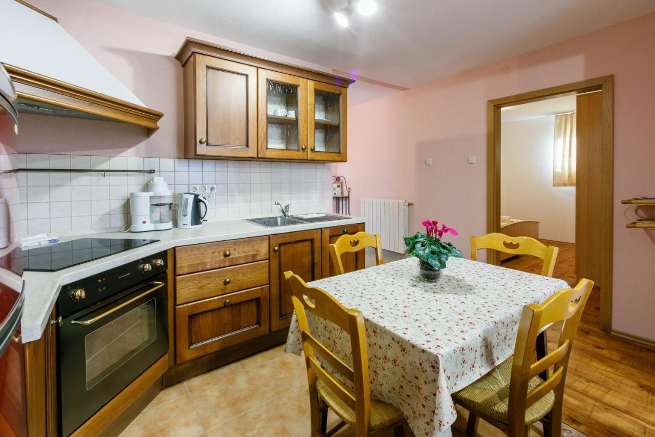 Apartment Eni Selce Buitenkant foto